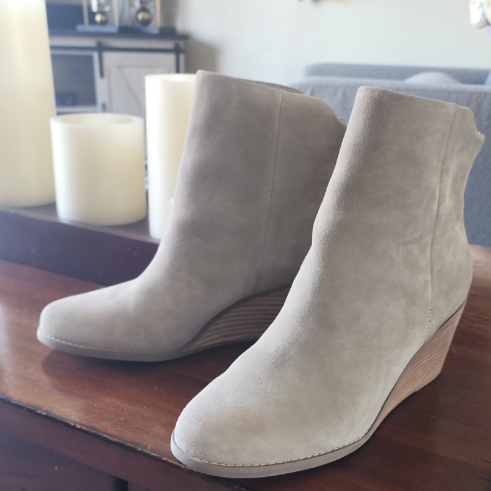 Toms Women's Suede Wedge Ankle Boots - Taupe Size 9